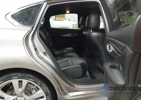 2013 Infiniti M37 z USA, uszkodzony, nr VIN JN1BY1AP8DM510830